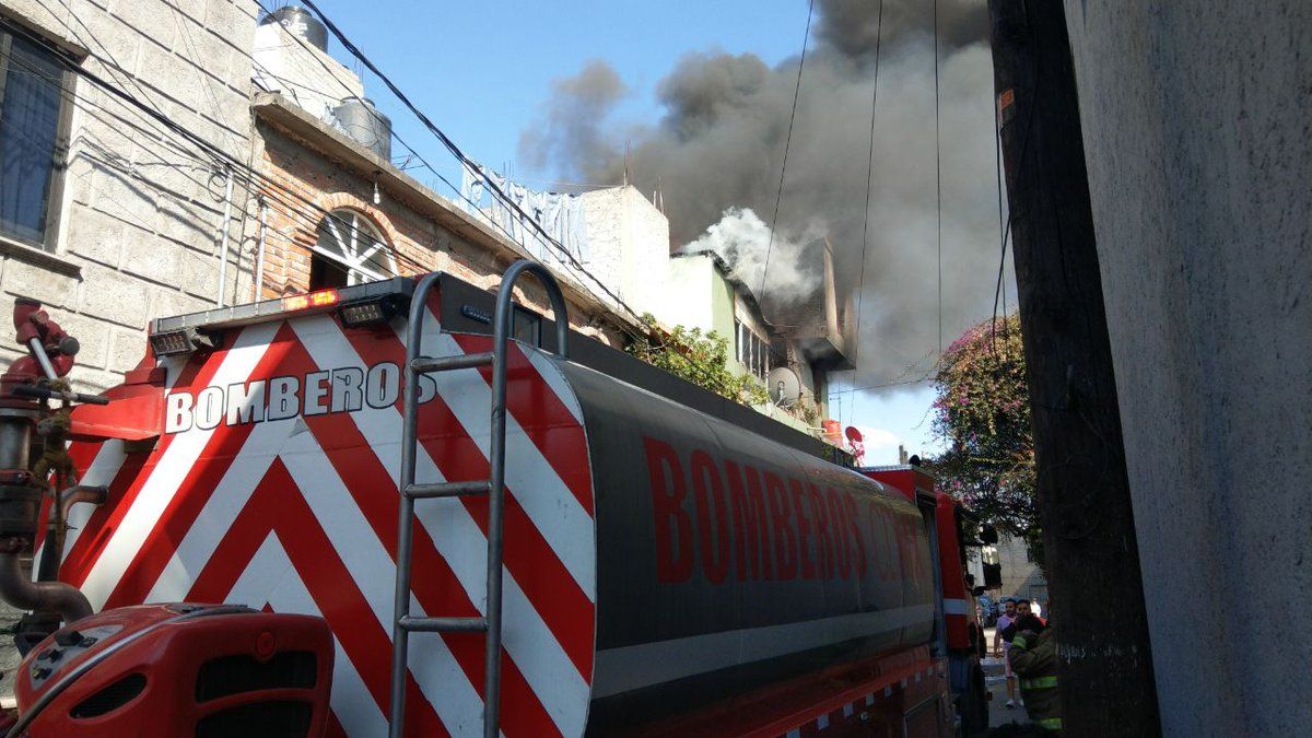 #Video Incendio en Iztacalco deja tres muertos - incendio-4