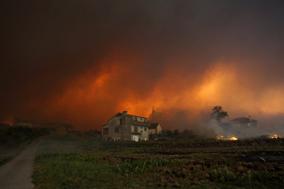 Incendios en España y Portugal dejan al menos 30 muertos - incendios-españa-portugal-6