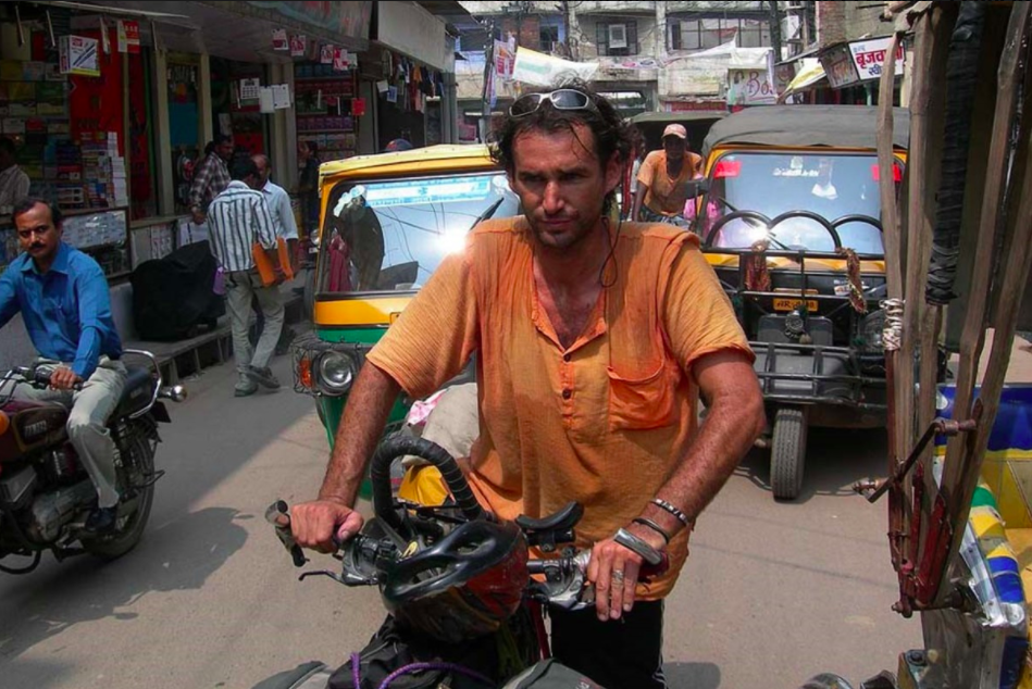 Este argentino dio la vuelta al mundo en su bicicleta - india-pablo-garcía