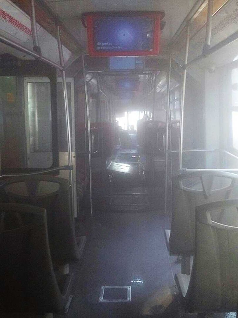 Incendio en Metrobús en Iztacalco - interior-metrobús