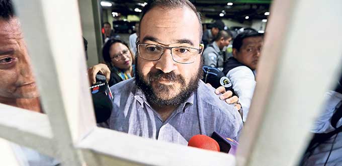 Son seis las cuentas bancarias congeladas a Javier Duarte y Karime Macías - javier-duarte-a-juicio