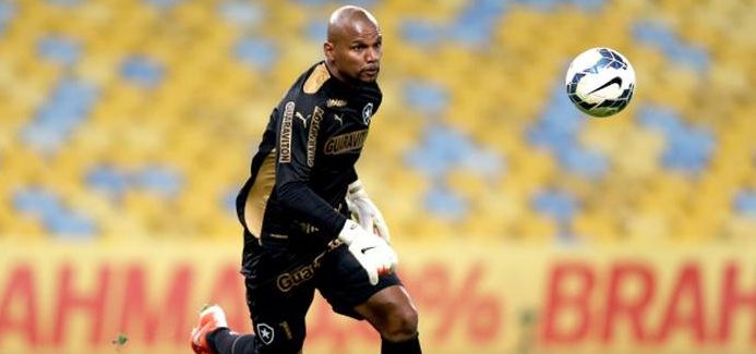 #Video Cámara de seguridad capta violento asalto a portero de Botafogo