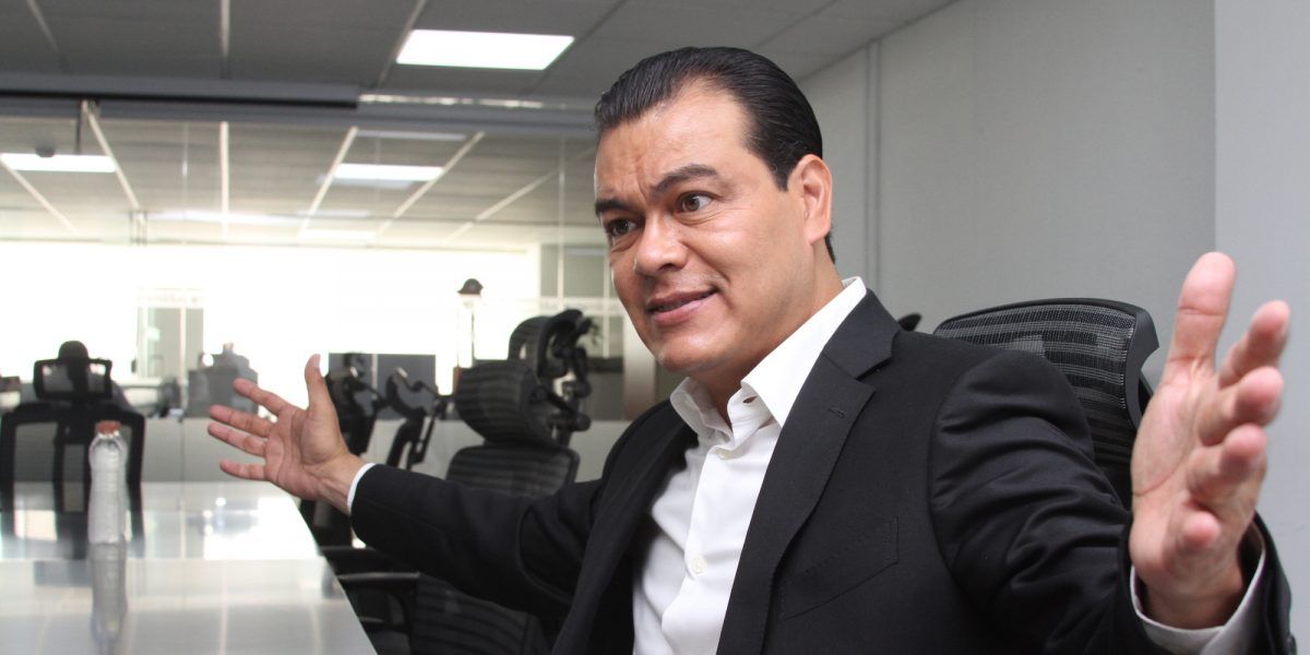 Juan Zepeda competirá por la presidencia del PRD