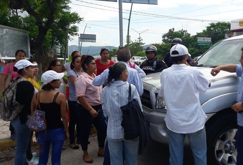 Cierran calles por falta de revisión de kínder en Chiapas tras sismo - kinder-3