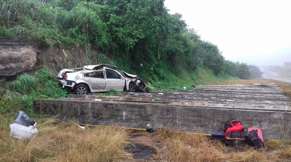 Accidente deja cinco muertos en Veracruz - la-tinaja-cosoleacaque