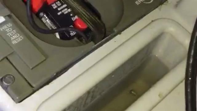 #Video Dejan ventanilla abierta de avión y se inunda la cabina