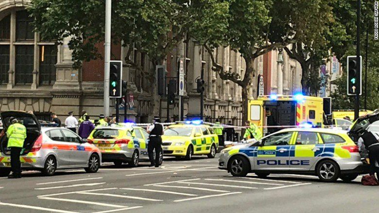 Liberan a hombre que atropelló a varias personas en Londres - londres-cnn