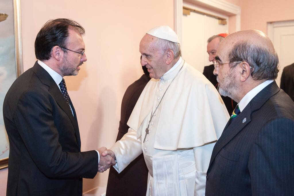 Videgaray agradece cercanía del papa con México tras sismos