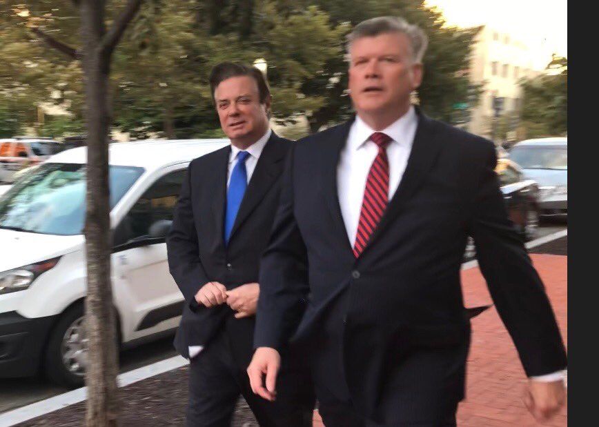 Se entrega Paul Manafort, exdirector de campaña de Trump - manafort-fbi