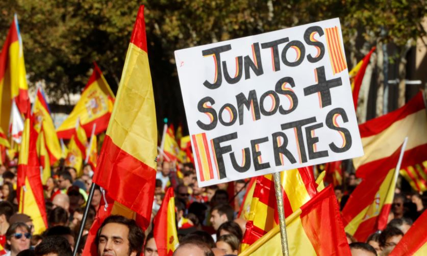 Miles marchan en Barcelona contra independencia