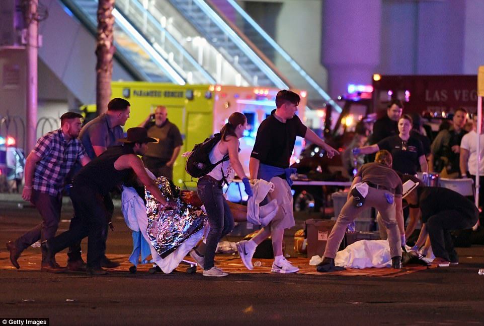 Así se vivió el tiroteo de Las Vegas en el hotel del agresor - masacre-las-vegas-getty2