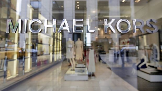 Comisión Europea aprueba compra de Jimmy Choo por Michael Kors