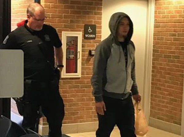 #Viral Apuesta con la policía y termina tras las rejas - michael-zaydel-dos