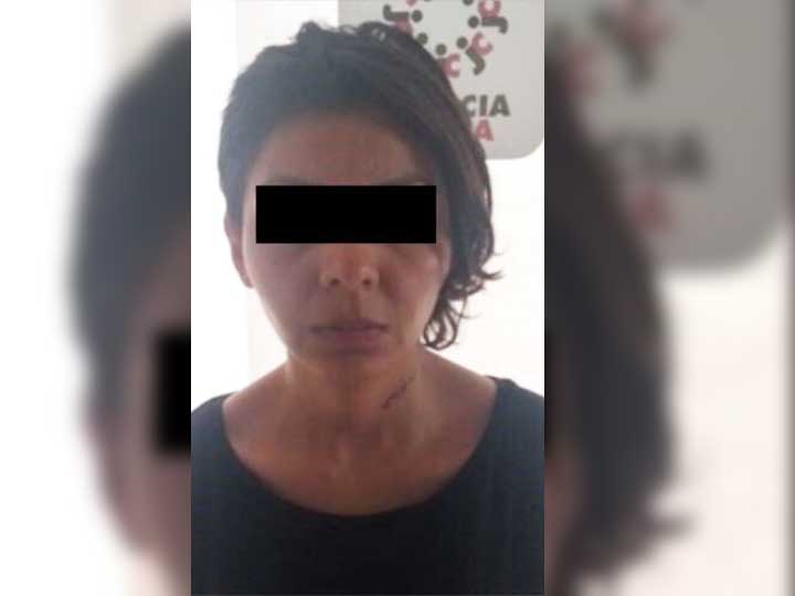 Roban camioneta para huir y chocan en la GAM - mujer-sd