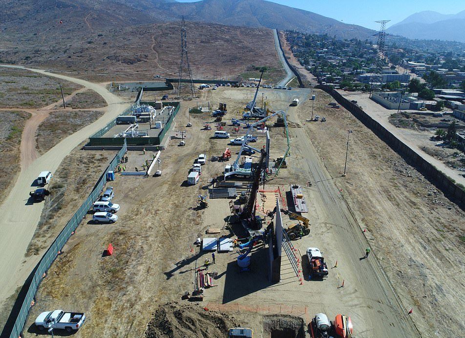 Prototipos de muro fronterizo podrían estar listos este mes - muro2-e1507315072563