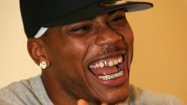 Mujer desiste de acusar de violación a rapero Nelly