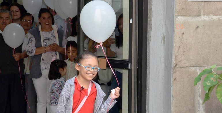 Dan de alta a niña operada durante sismo - niña-sismo-2