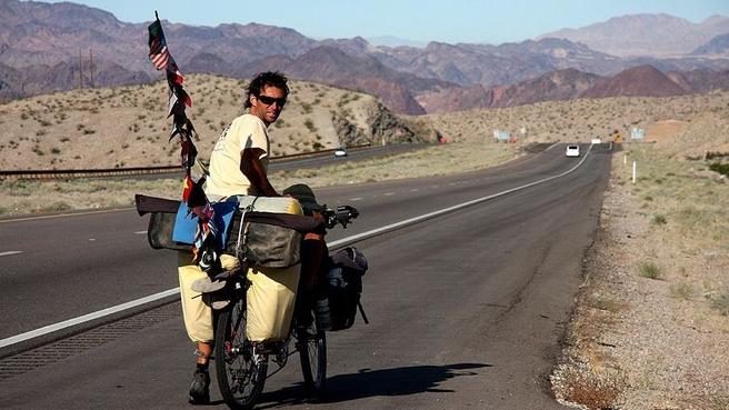 Este argentino dio la vuelta al mundo en su bicicleta - pablo-garcia-32