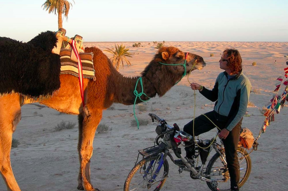 Este argentino dio la vuelta al mundo en su bicicleta
