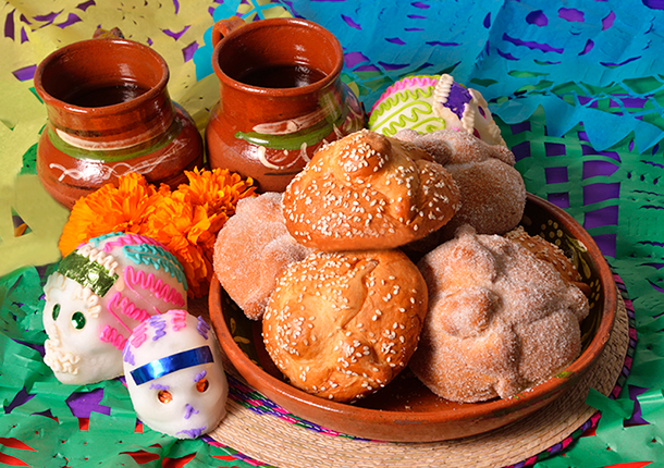 El pan de muerto es el rey de las ofrendas - pan-de-muertos