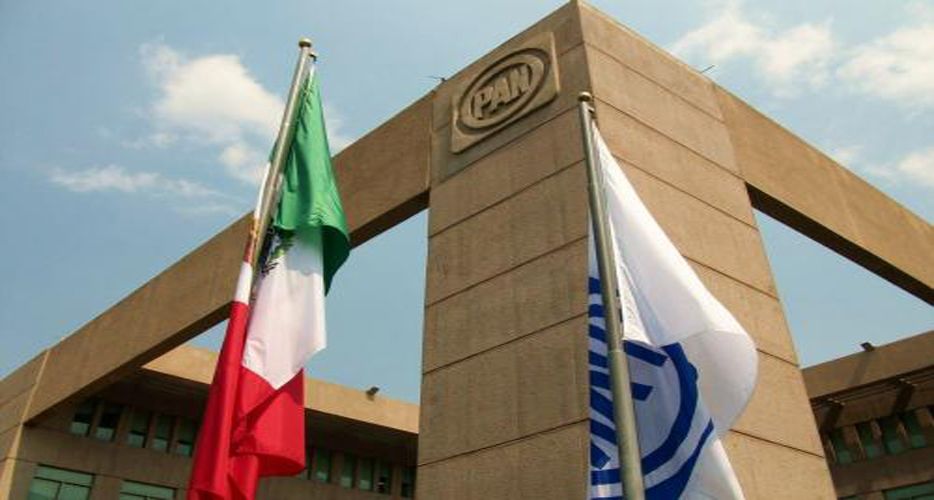 Cuenta de Twitter del PAN exige renuncia de Anaya