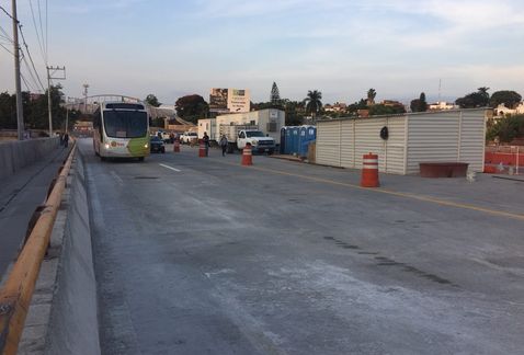 Reabren carriles del Paso Express tras socavón