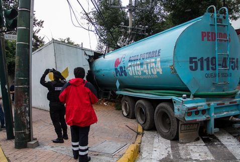 Dan prisión preventiva a chofer que chocó pipa en Constituyentes - pipa