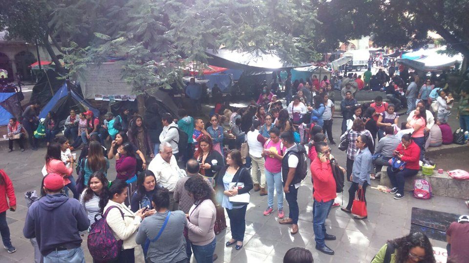CNTE se reinstala en el zócalo de Oaxaca - planton-oaxaca