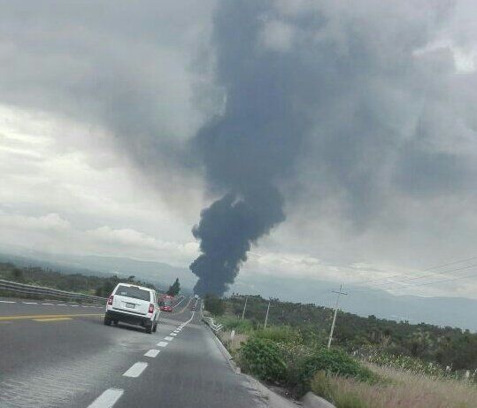 Explota pipa en Puebla - puebla-tehuacan-pipa