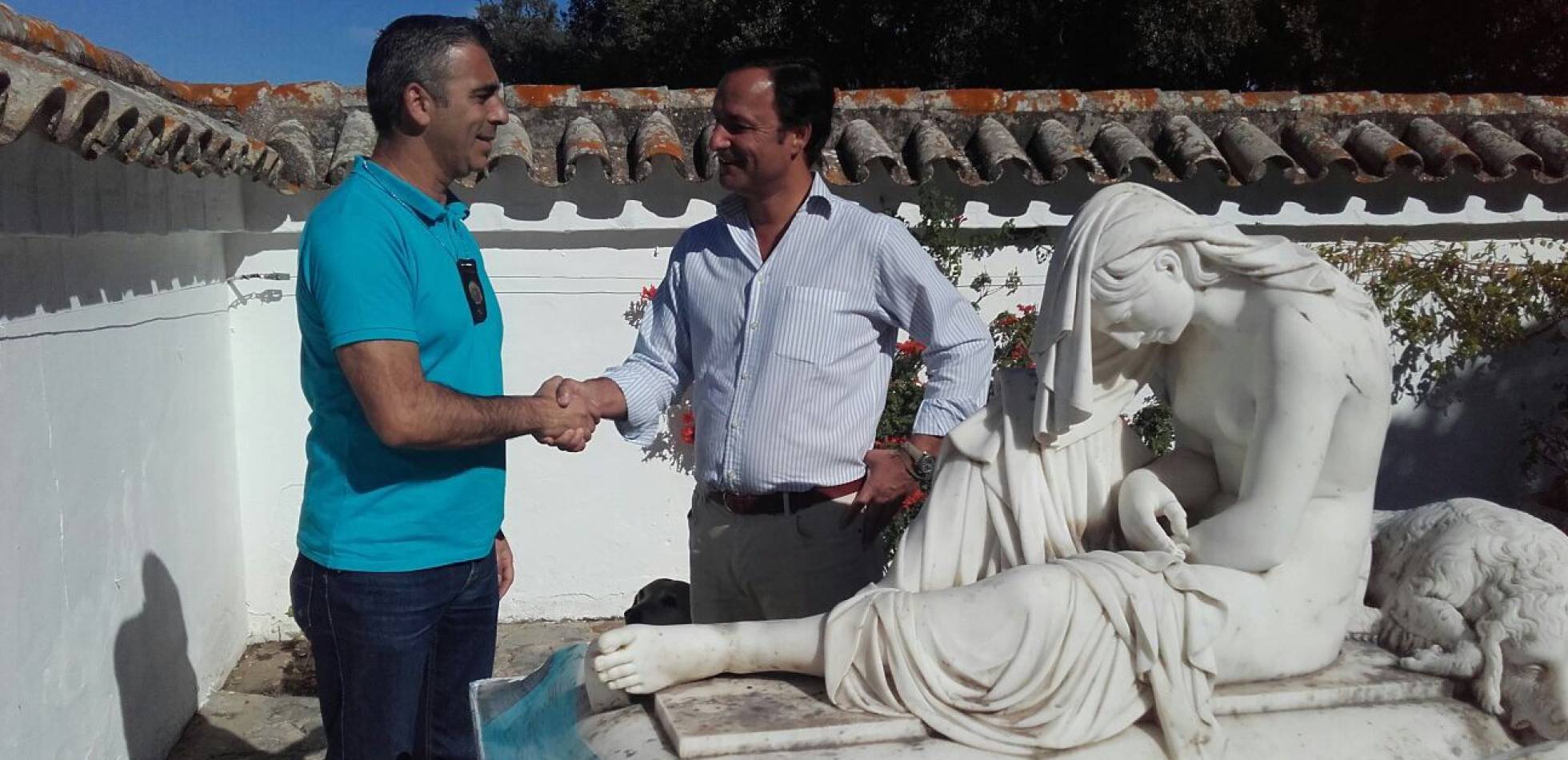 Ladrones rentan casa para robar escultura en su interior - robo-escultura