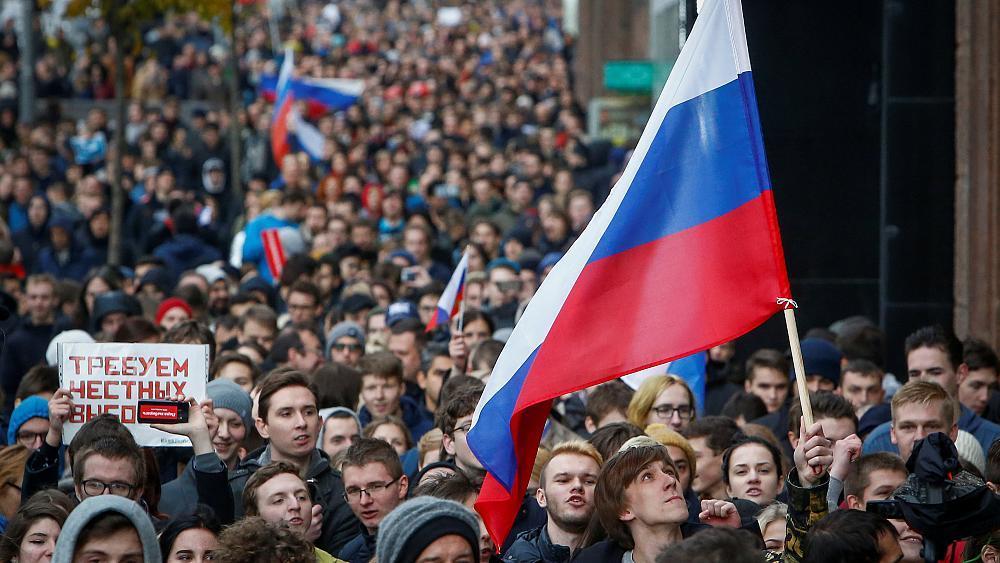 Miles de opositores de Putin protestan en Rusia
