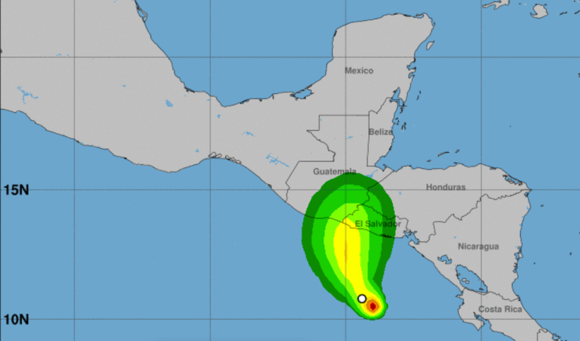 Tormenta tropical golpea El Salvador