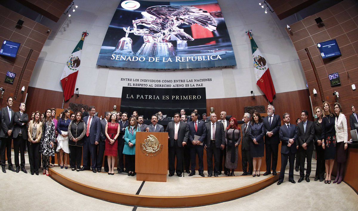 Toman la tribuna del Senado por caso Fepade