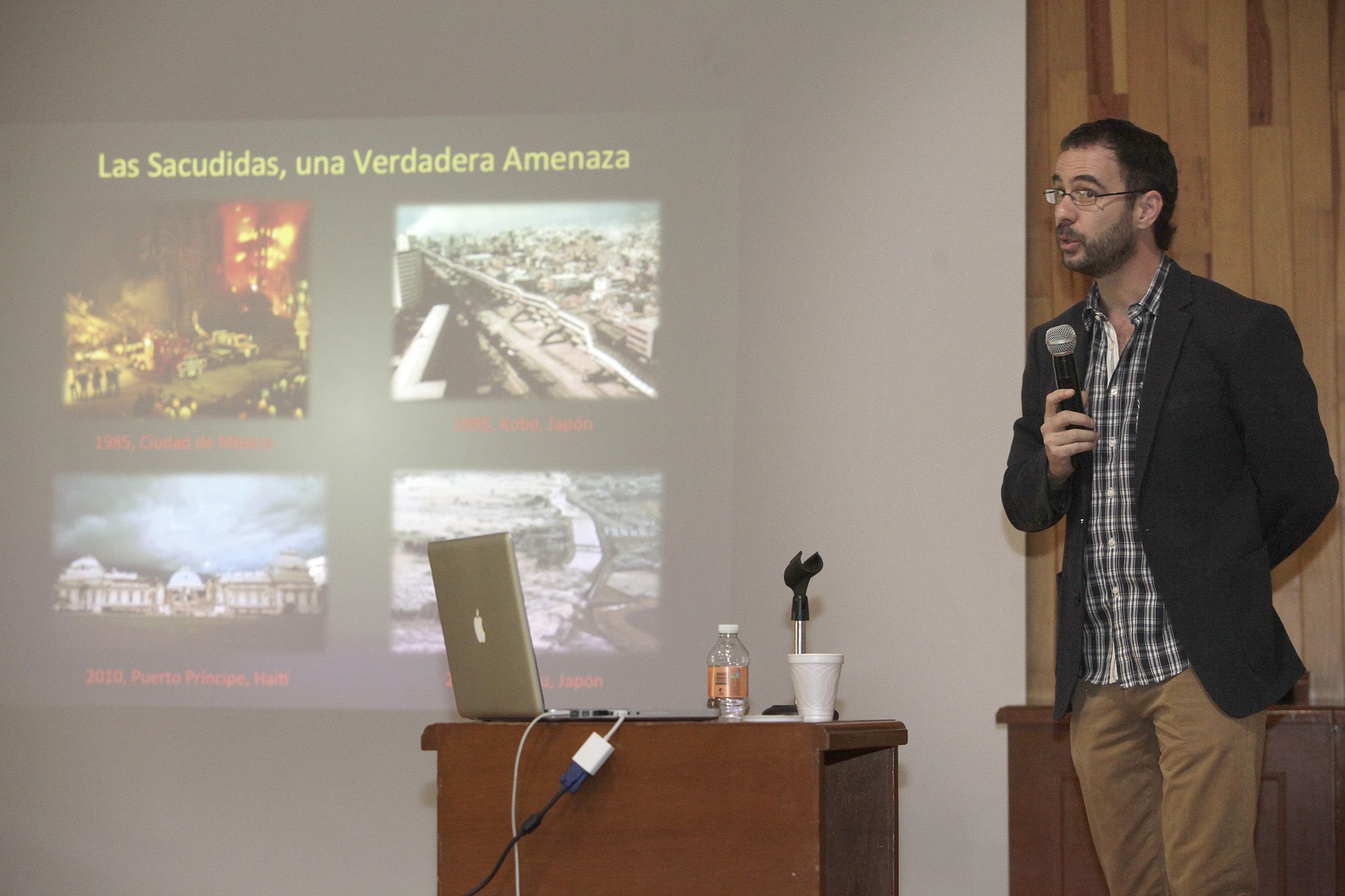 Vacío legislativo en materia de prevención de desastres: sismólogo