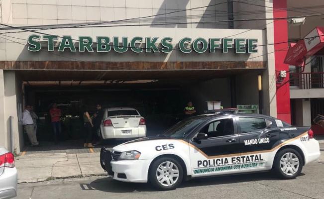Ejecutan a hombre en Starbucks de Naucalpan