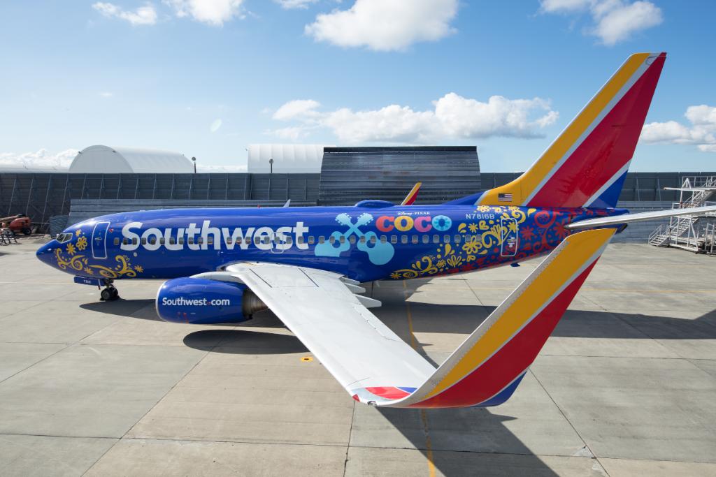 Avión de Southwest Airlines muestra arte de ‘Coco’