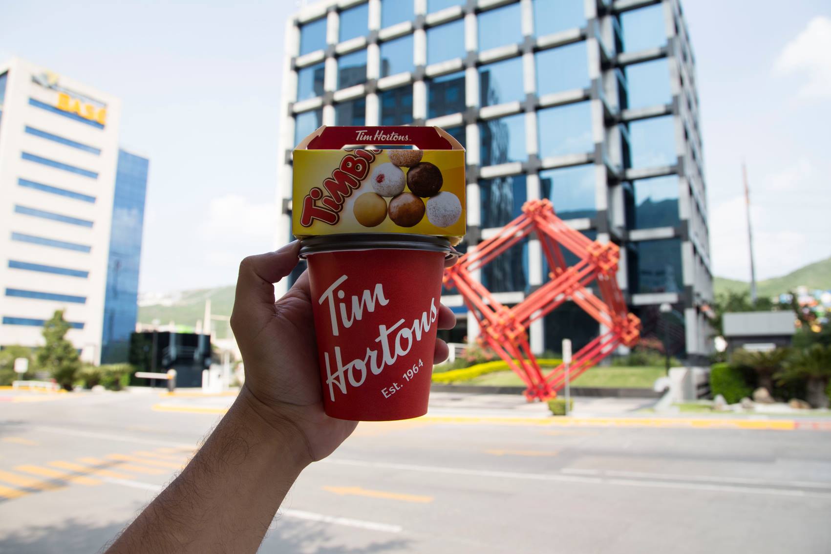 Tim Hortons inaugura su primera sucursal en México - tim-hortons-q