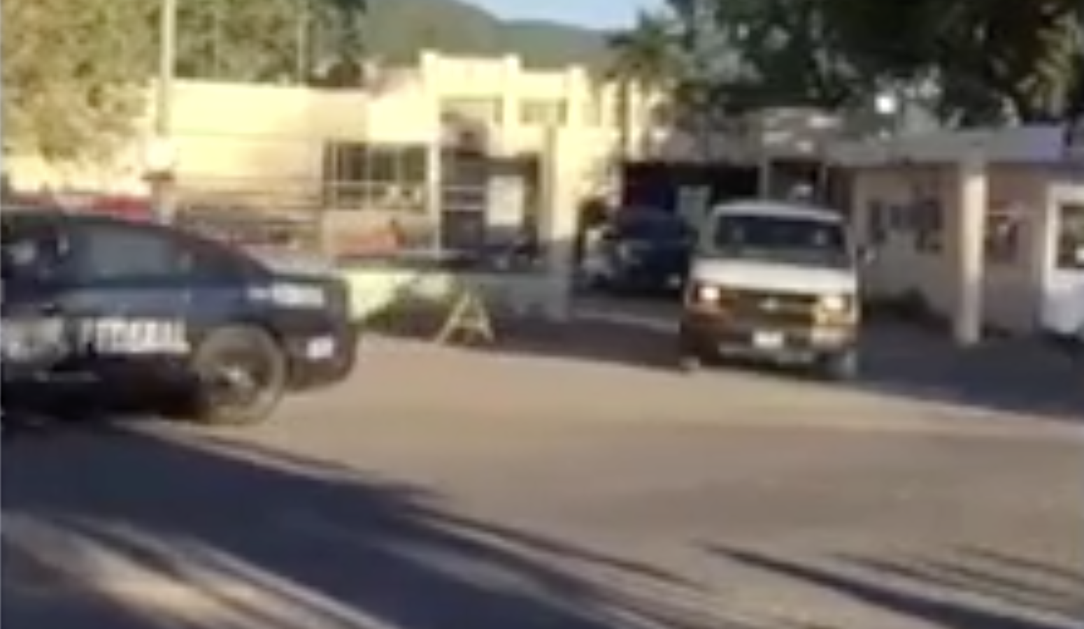 Trasladan a Eugenio Hernández para informarle de su extradición - trasladan