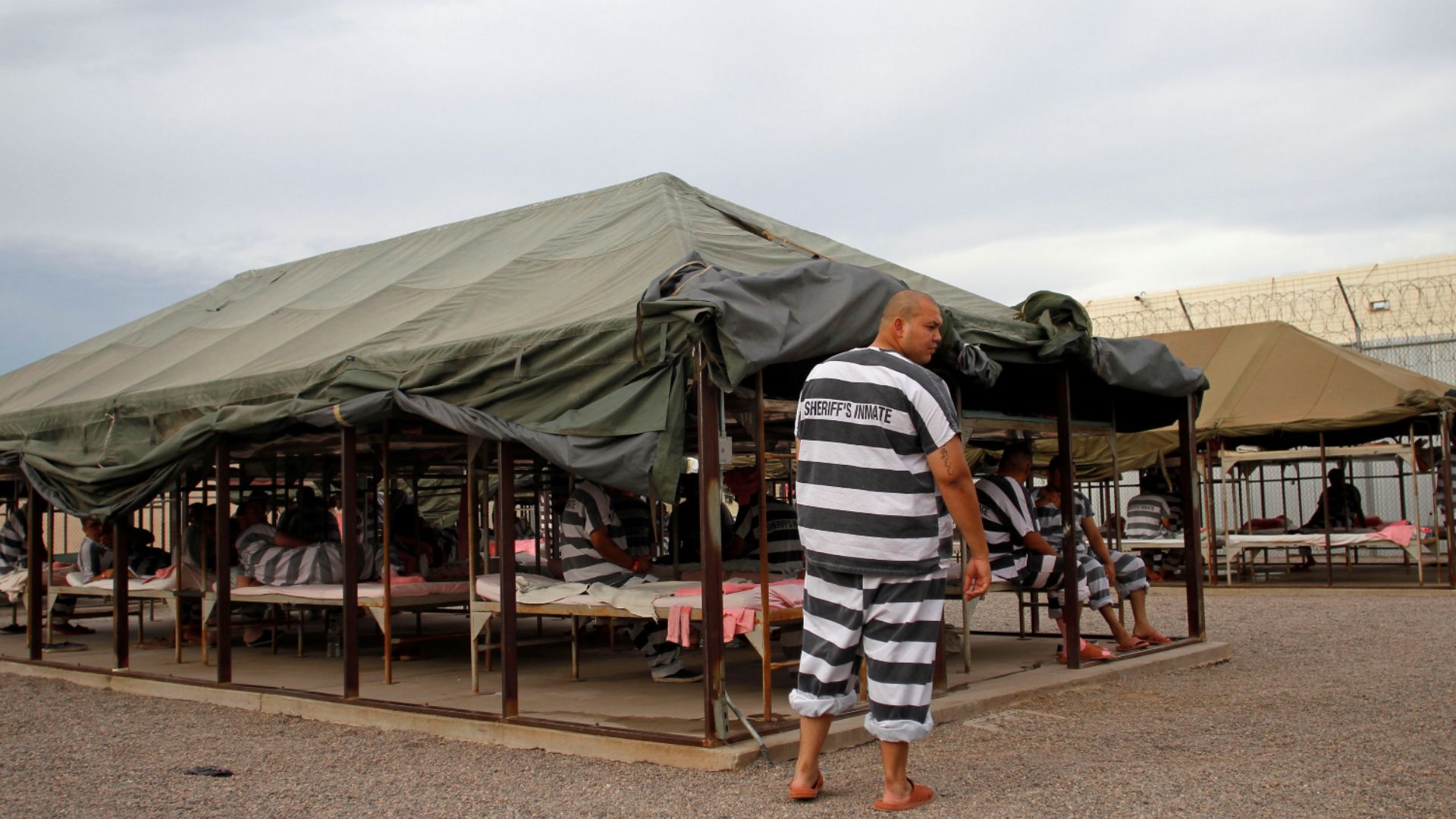 Clausuran cárcel de Phoenix construida por Joe Arpaio - trent-carps