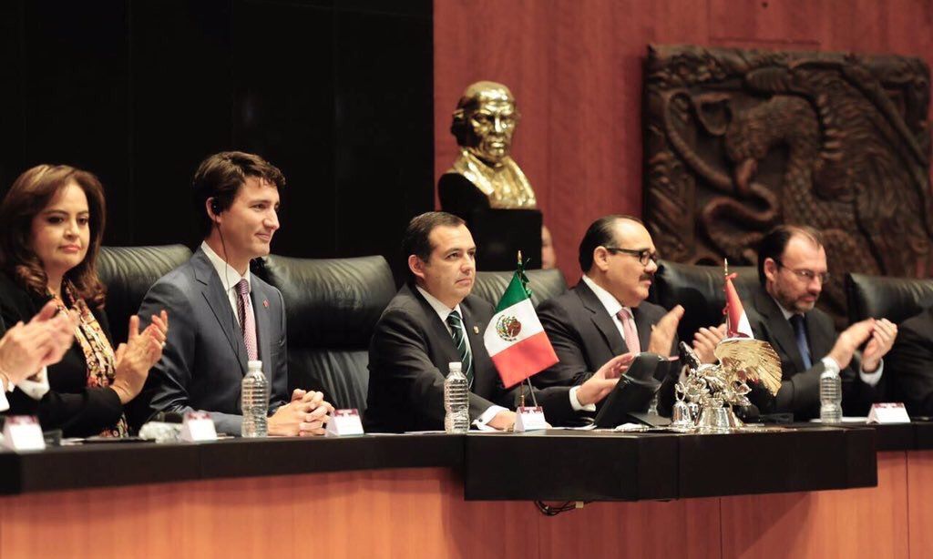 Trudeau pide mejorar salarios en México