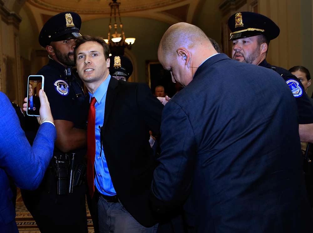 #Video Manifestante grita traidor a Trump en el Capitolio - trump-manifestante-2