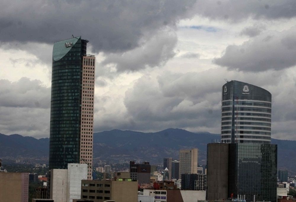 Bruma matutina y lluvias nocturnas en el Valle de México
