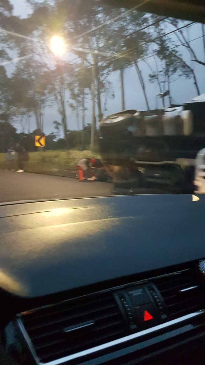 Vuelca vehículo en carretera México-Toluca - volcadura-mexico-toluca2