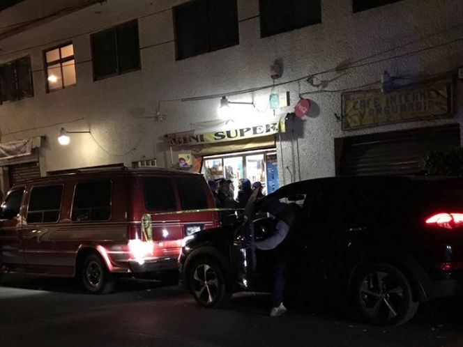 Asesinan a cliente en tienda de abarrotes de la Miguel Hidalgo