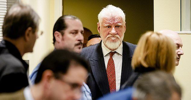 Exgeneral condenado a 20 años de cárcel se suicida en Tribunal de La Haya