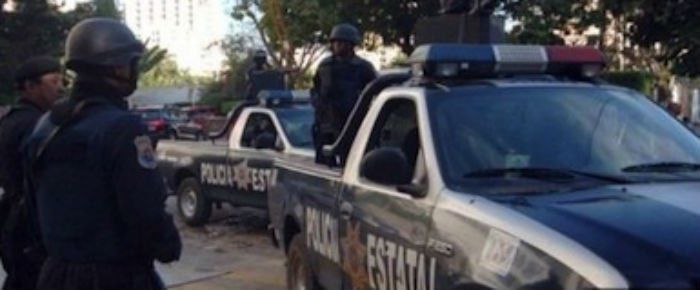 Depuran a 120 de casi nueve mil policías reprobados - 427d9-hallan-cuerpos-de-2-policias-y-un-civil-en-vivienda-de-iguala
