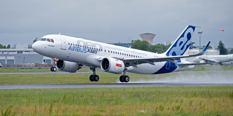 Airbus vende 430 aviones en el mayor contrato de su historia