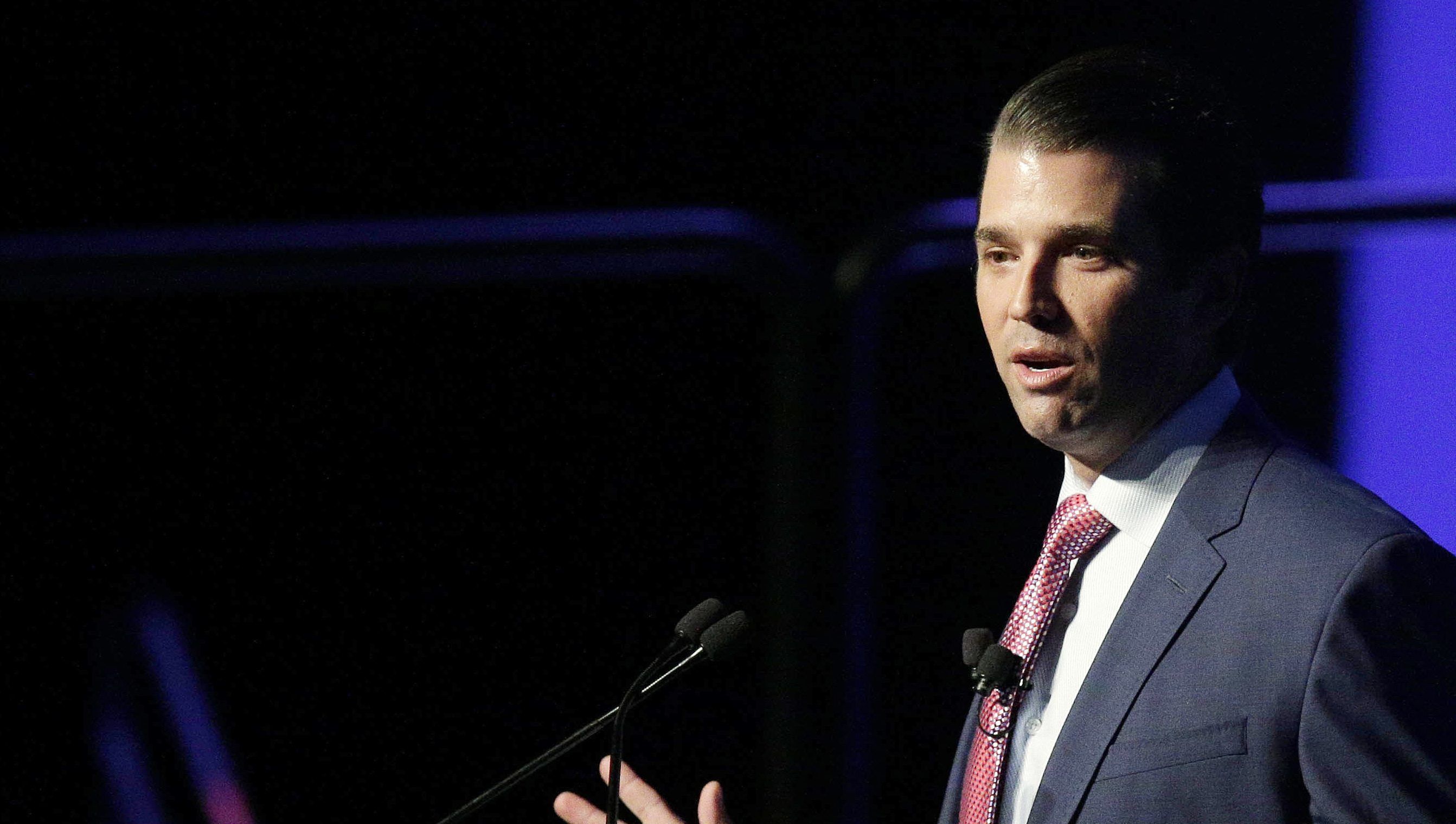 Donald Trump Jr. intercambió mensajes con WikiLeaks durante campaña
