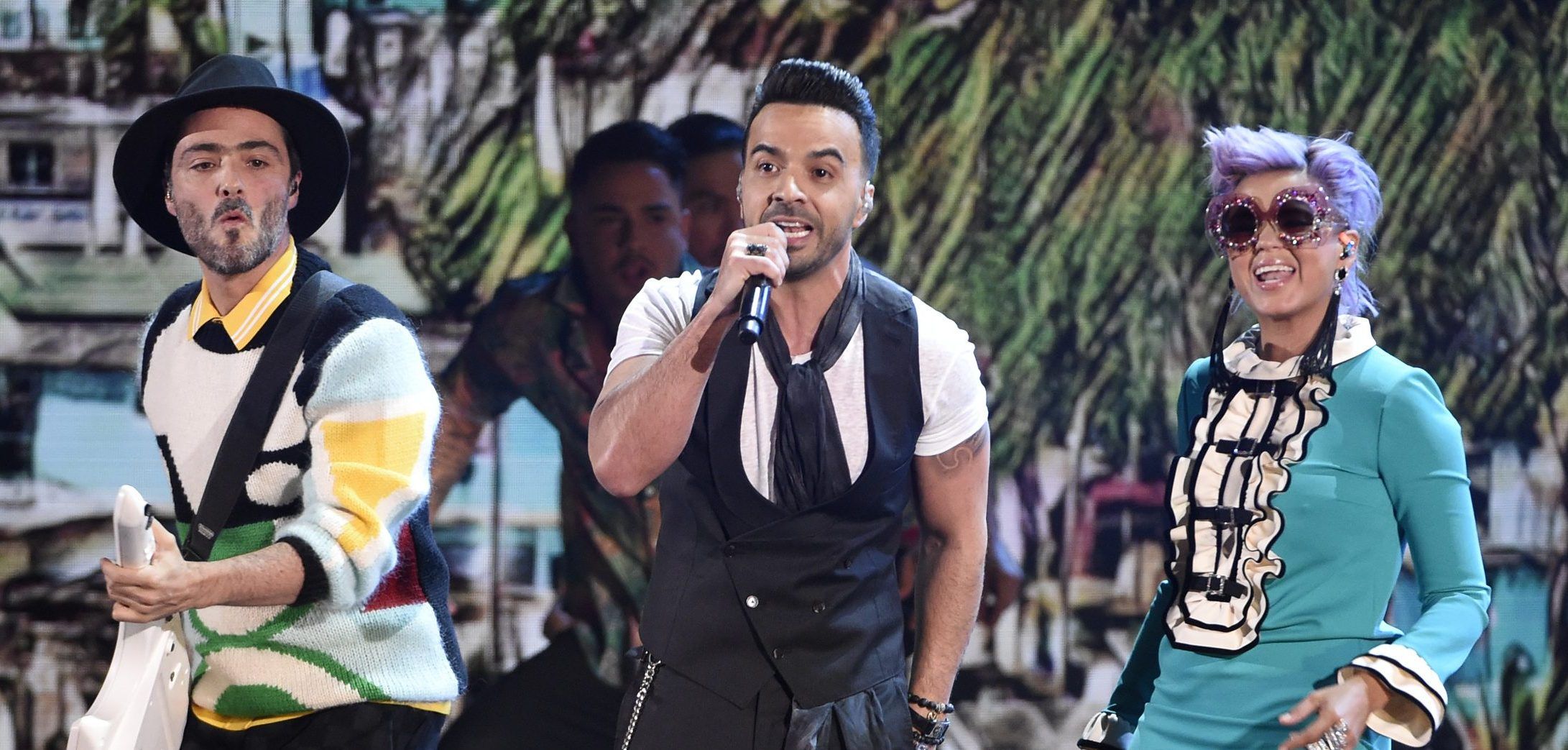 “Despacito” arrasa en los Latin Grammy con cuatro galardones