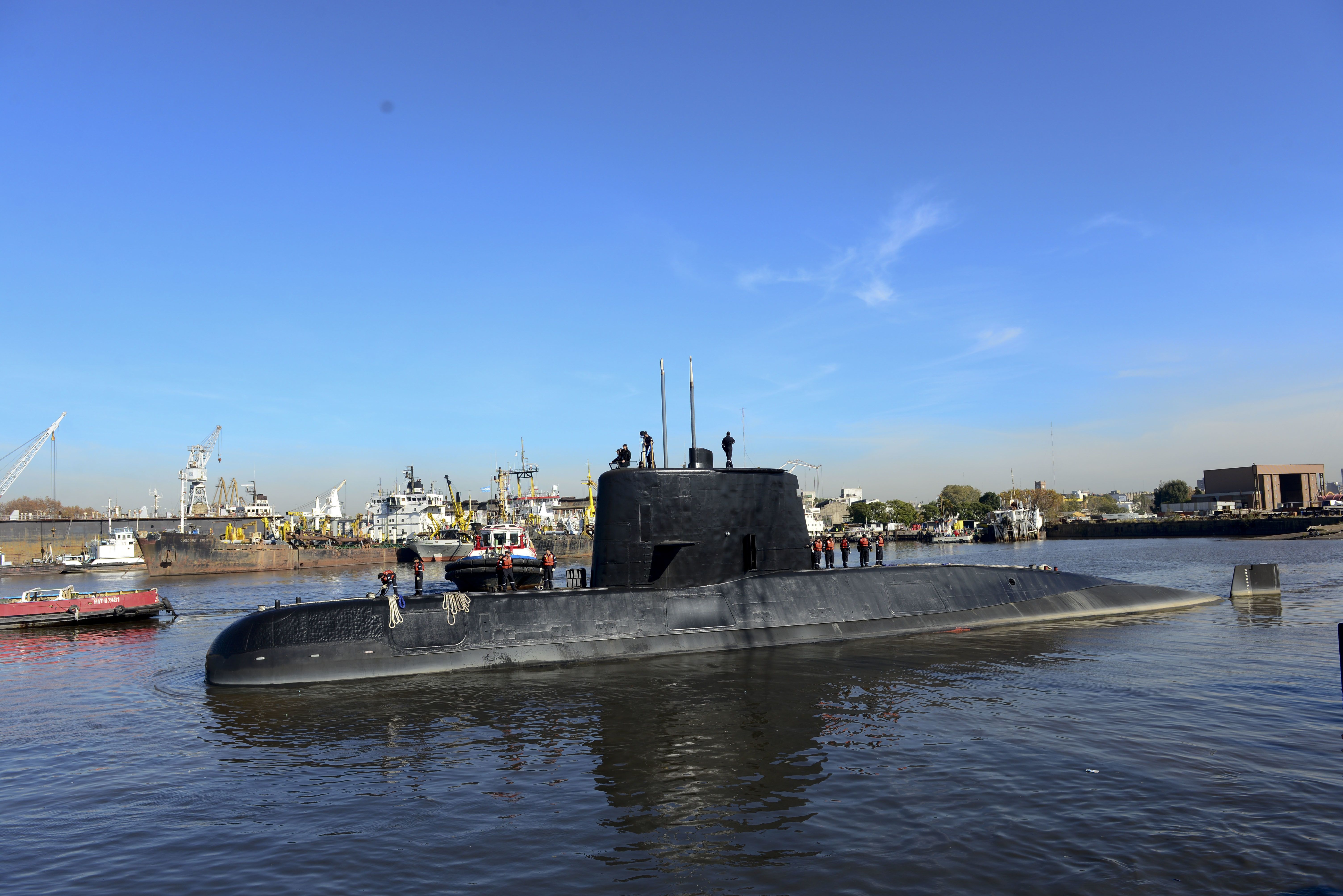 Argentina eleva alerta en búsqueda de submarino en el Atlántico